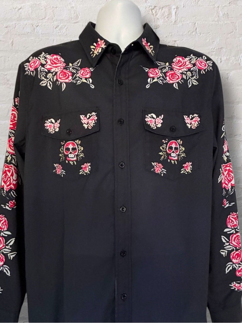OUKU Men’s L Black Western Shirt Rose Skull Floral Cowboy Button Up NWT - Picture 9 of 13